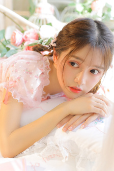 《年轻女教师4》免费观看